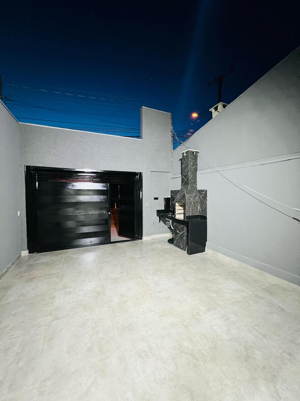 Casa à Venda no Jardim Tropical