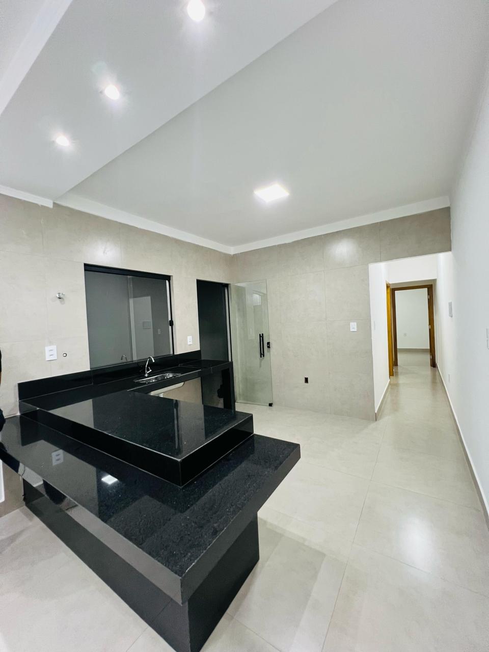 Casa à Venda no Jardim Tropical