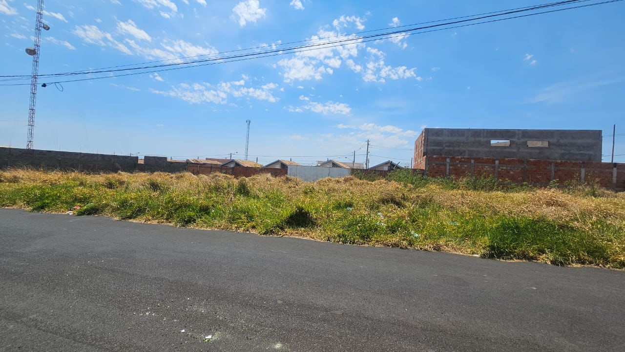 Terreno à Venda no Jardim Adelinha 