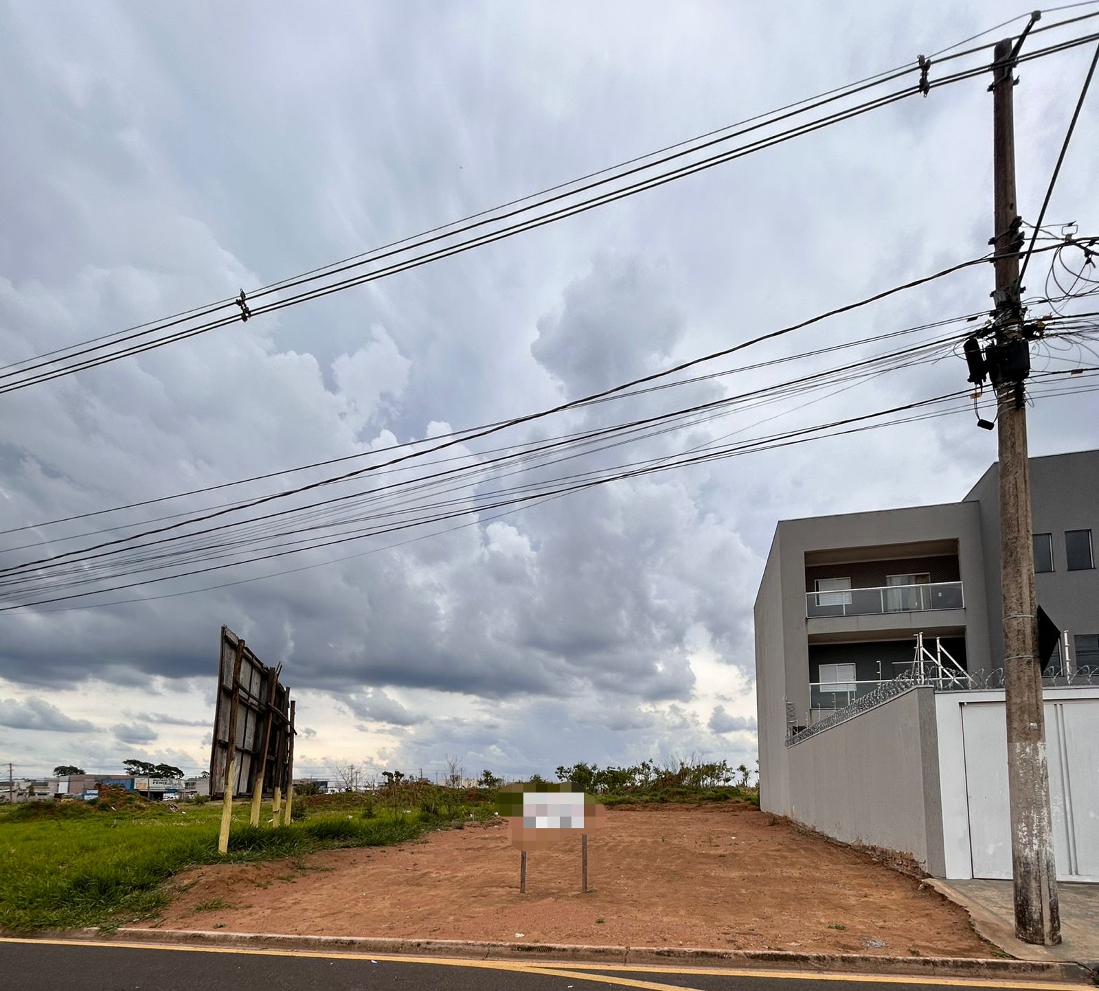 Terreno à Venda no Parque Vicente Leporace I