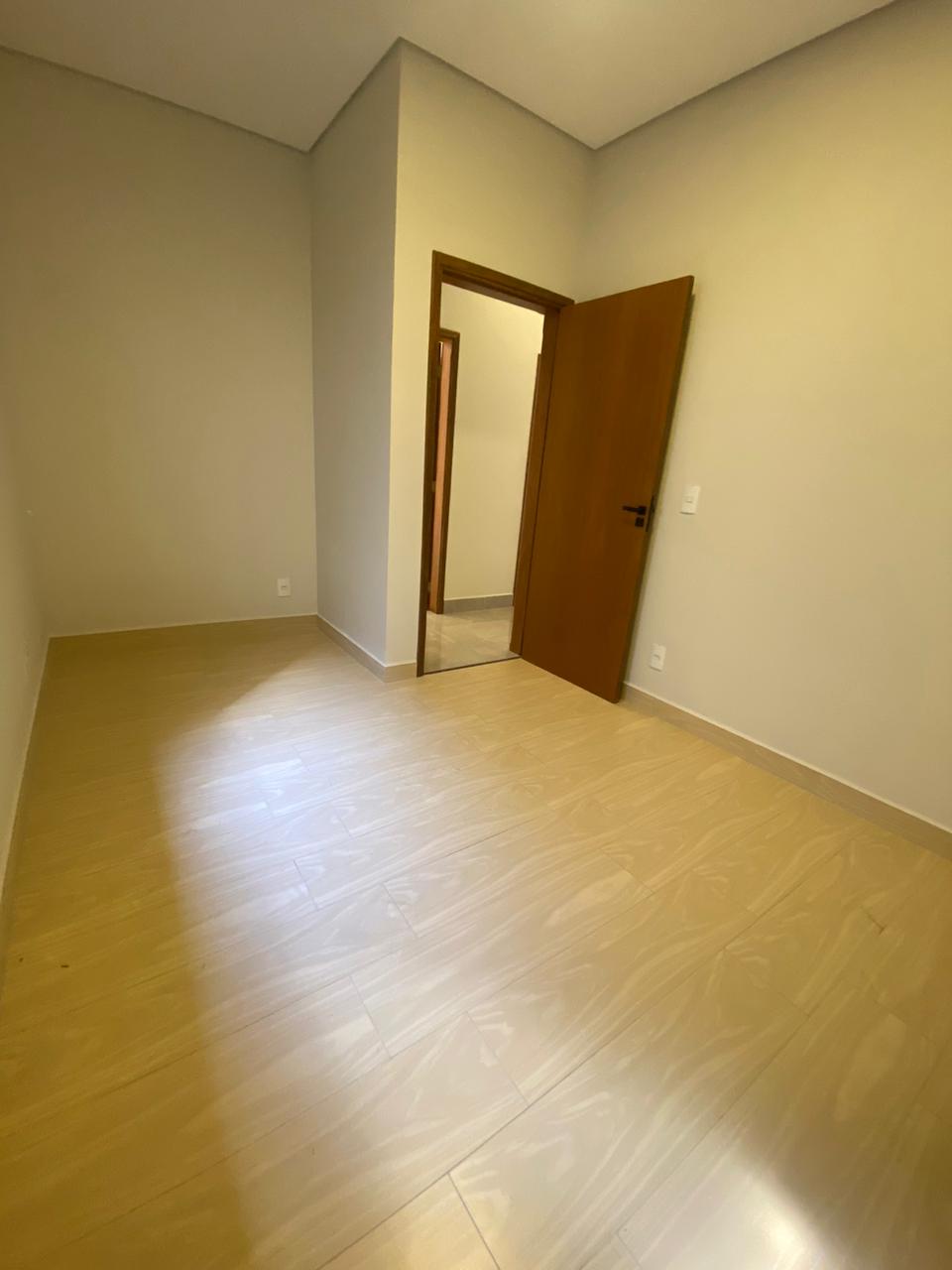 Casa à Venda no Jardim Tropical