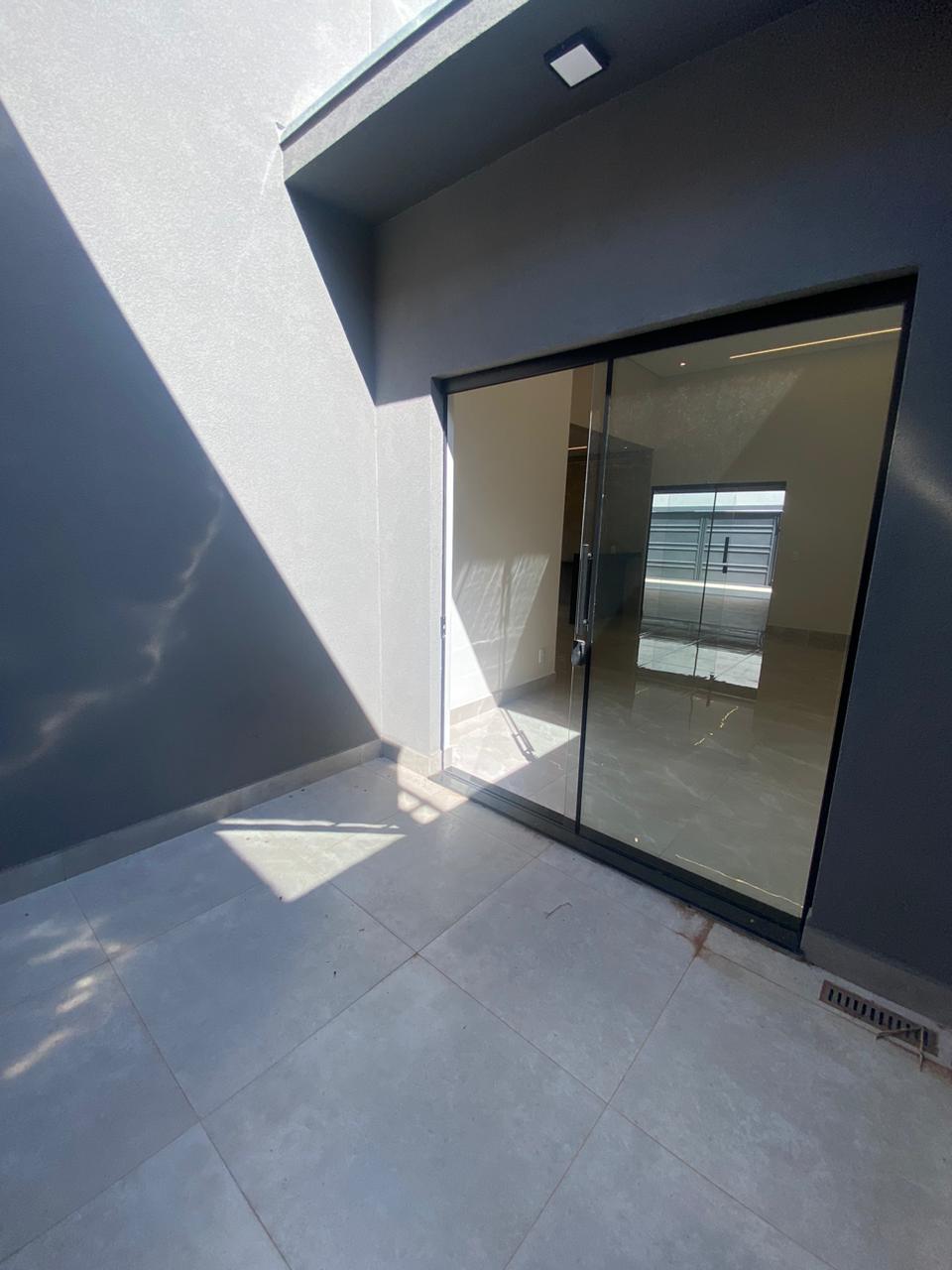 Casa à Venda no Jardim Tropical