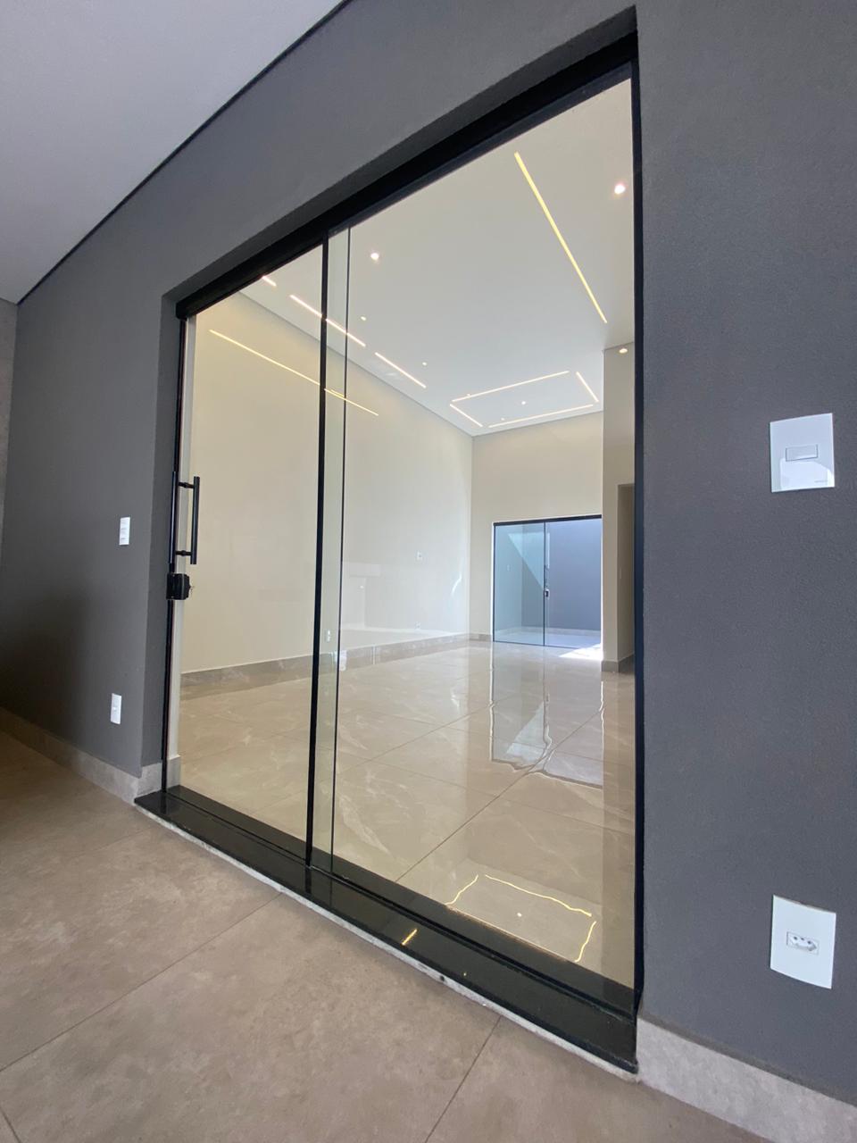 Casa à Venda no Jardim Tropical