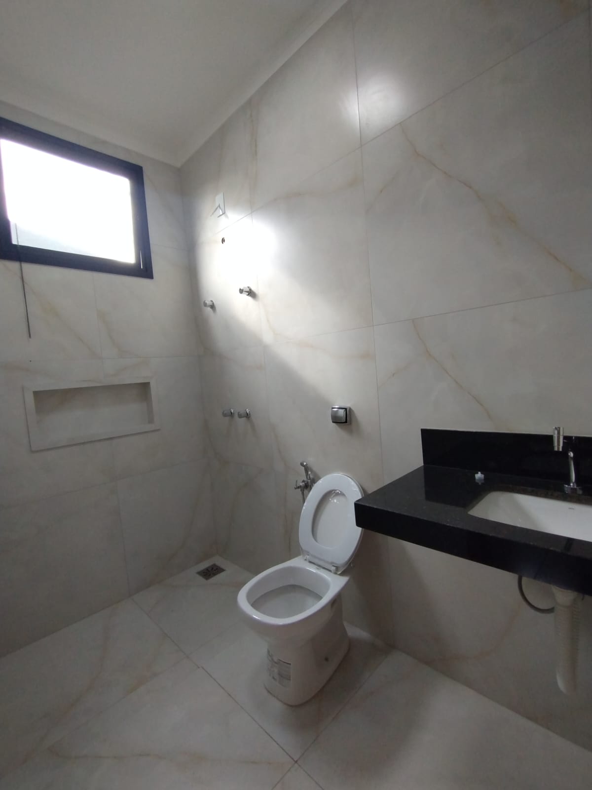 Casa à Venda no Jardim Luiza II