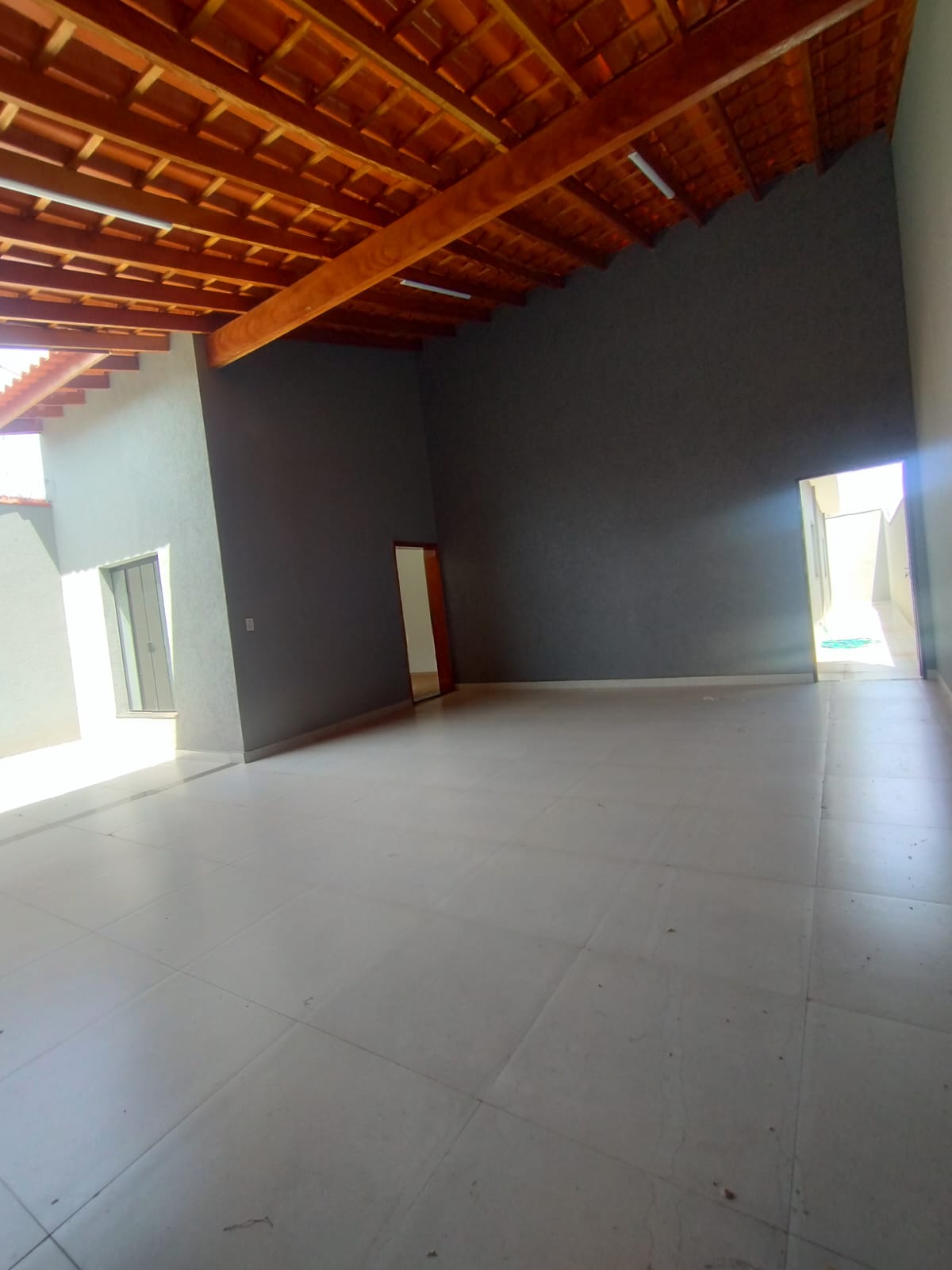 CASA A VENDA NA VILA NICÁCIO