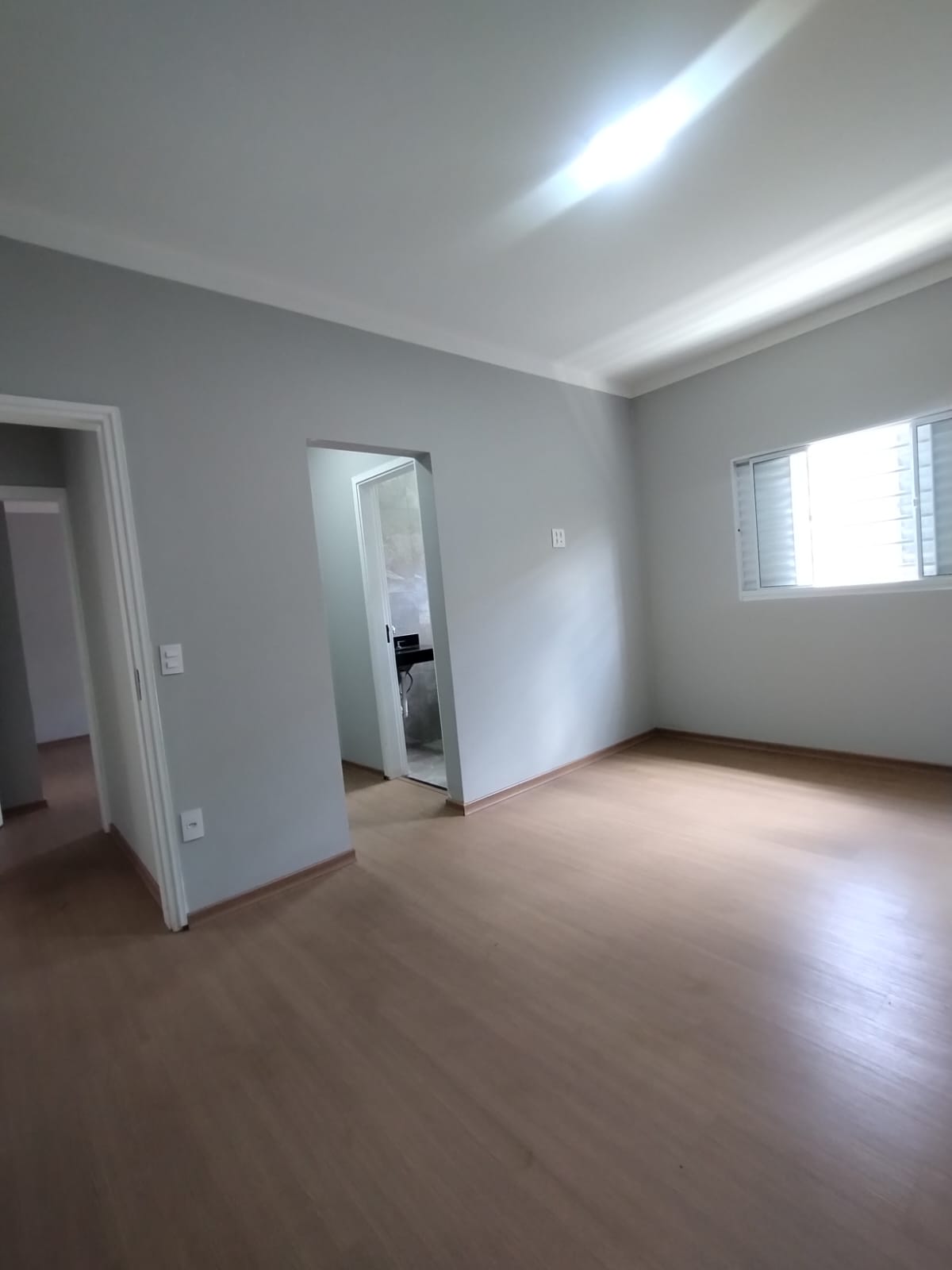 CASA A VENDA NA VILA NICÁCIO