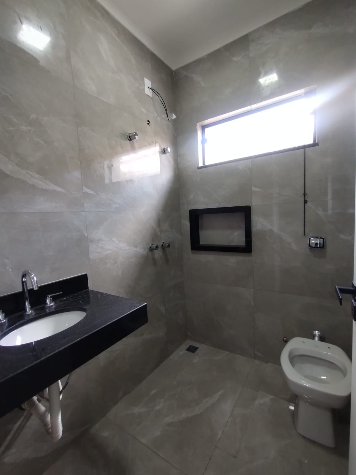 CASA A VENDA NA VILA NICÁCIO