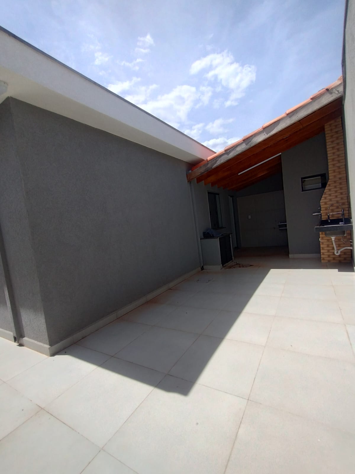 CASA A VENDA NA VILA NICÁCIO