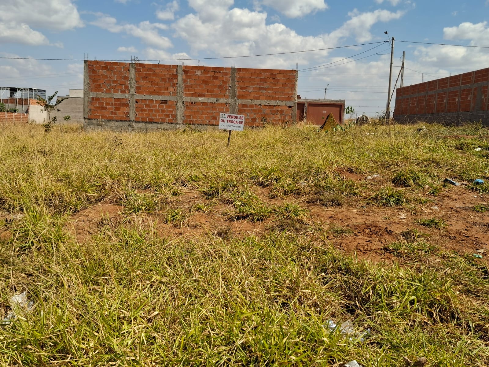 Terreno à venda no Residencial Quinta da Aurora