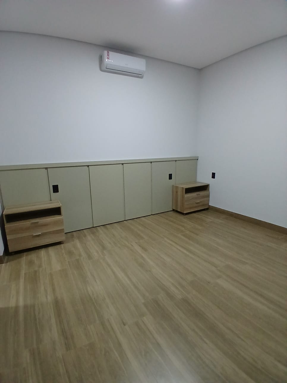 Casa à Venda no Jardim Natal