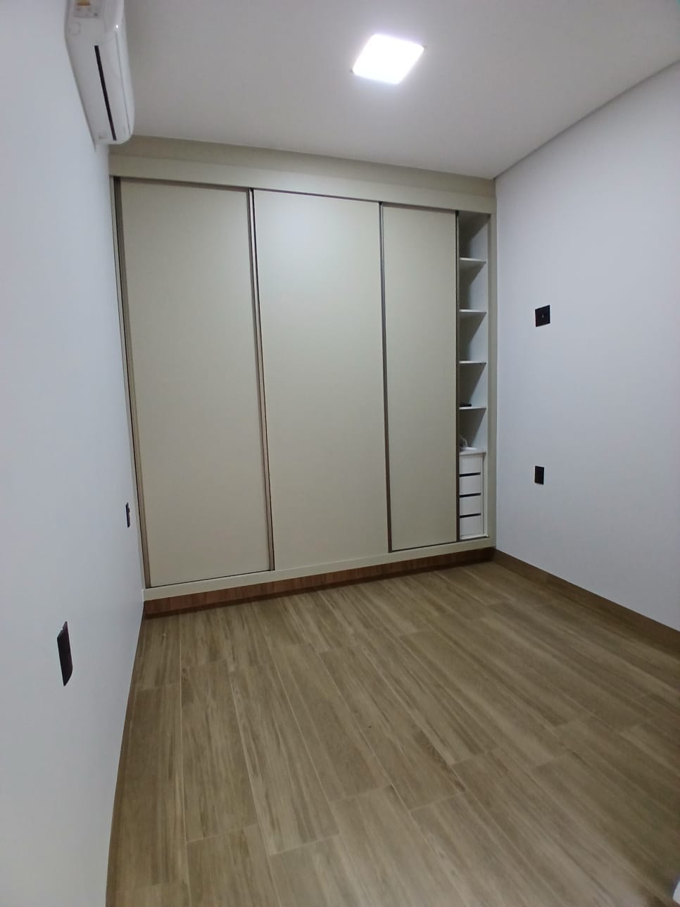 Casa à Venda no Jardim Natal