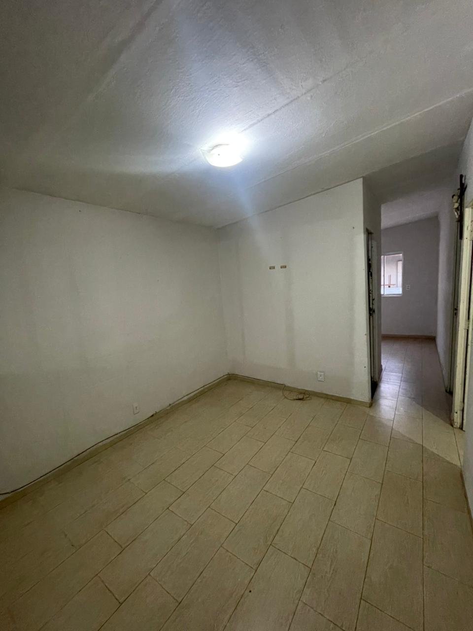 CASA A VENDA NO LEPORACE 3