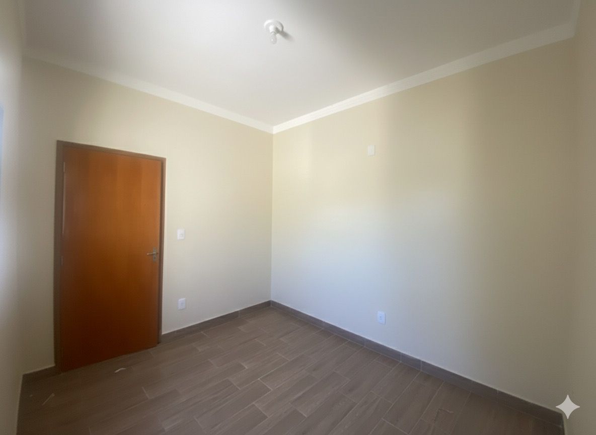 CASA A VENDA NO JÚLIO D`ELIA