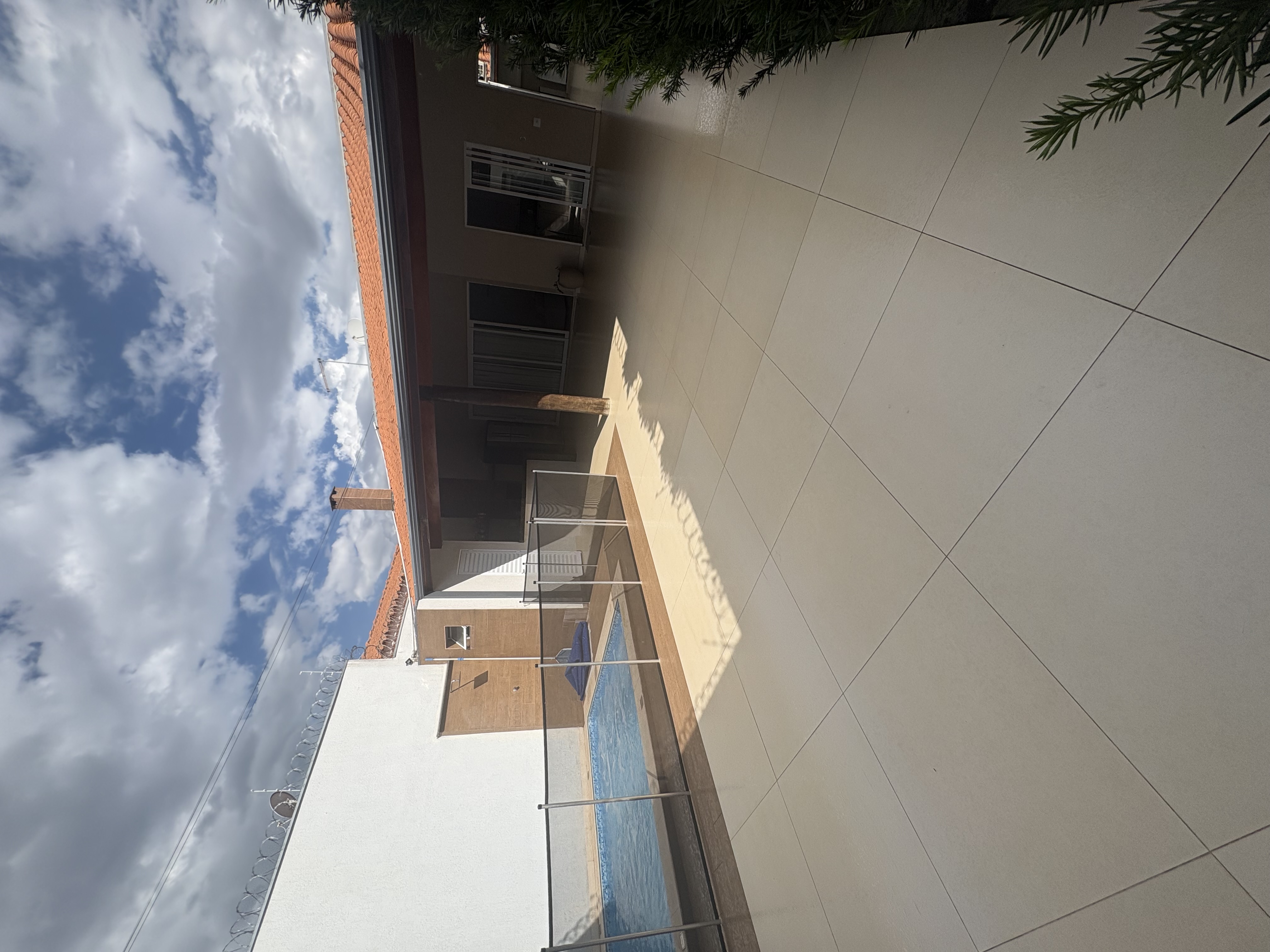 Casa com piscina residência Meireles 