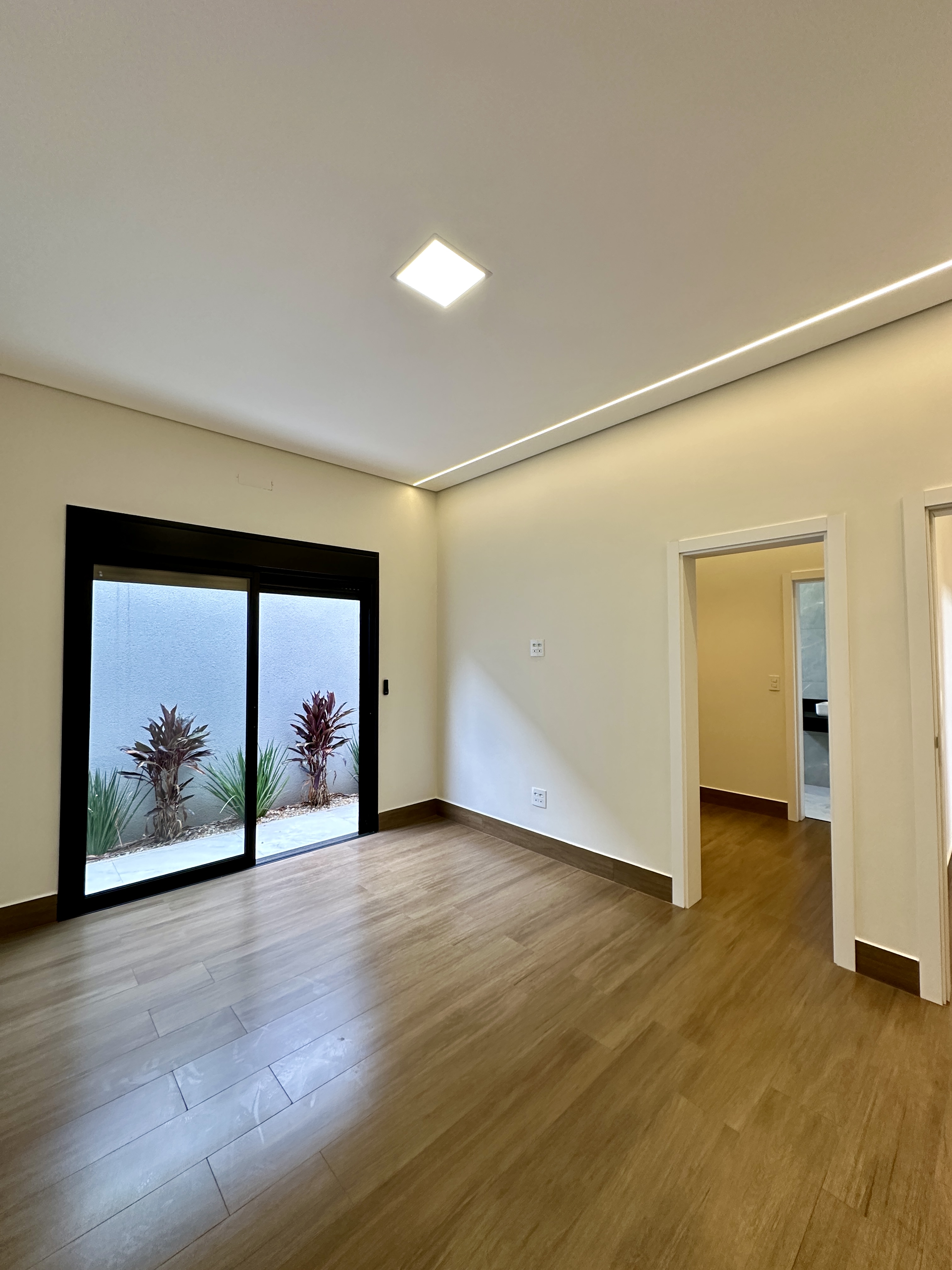 Casa à Venda no Jardim Três Colinas 