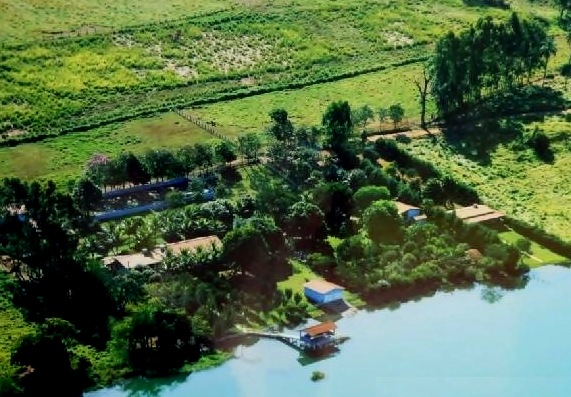 Sitio a Venda em Condominio Fechado