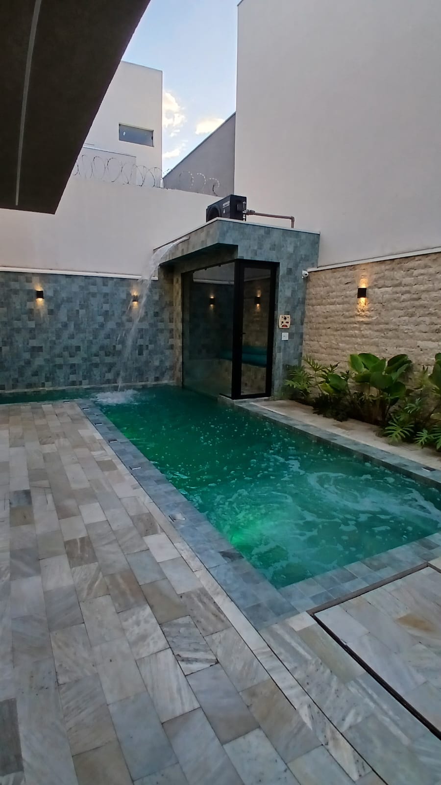 Sobrado Alto Padrão à Venda no Jardim Natal