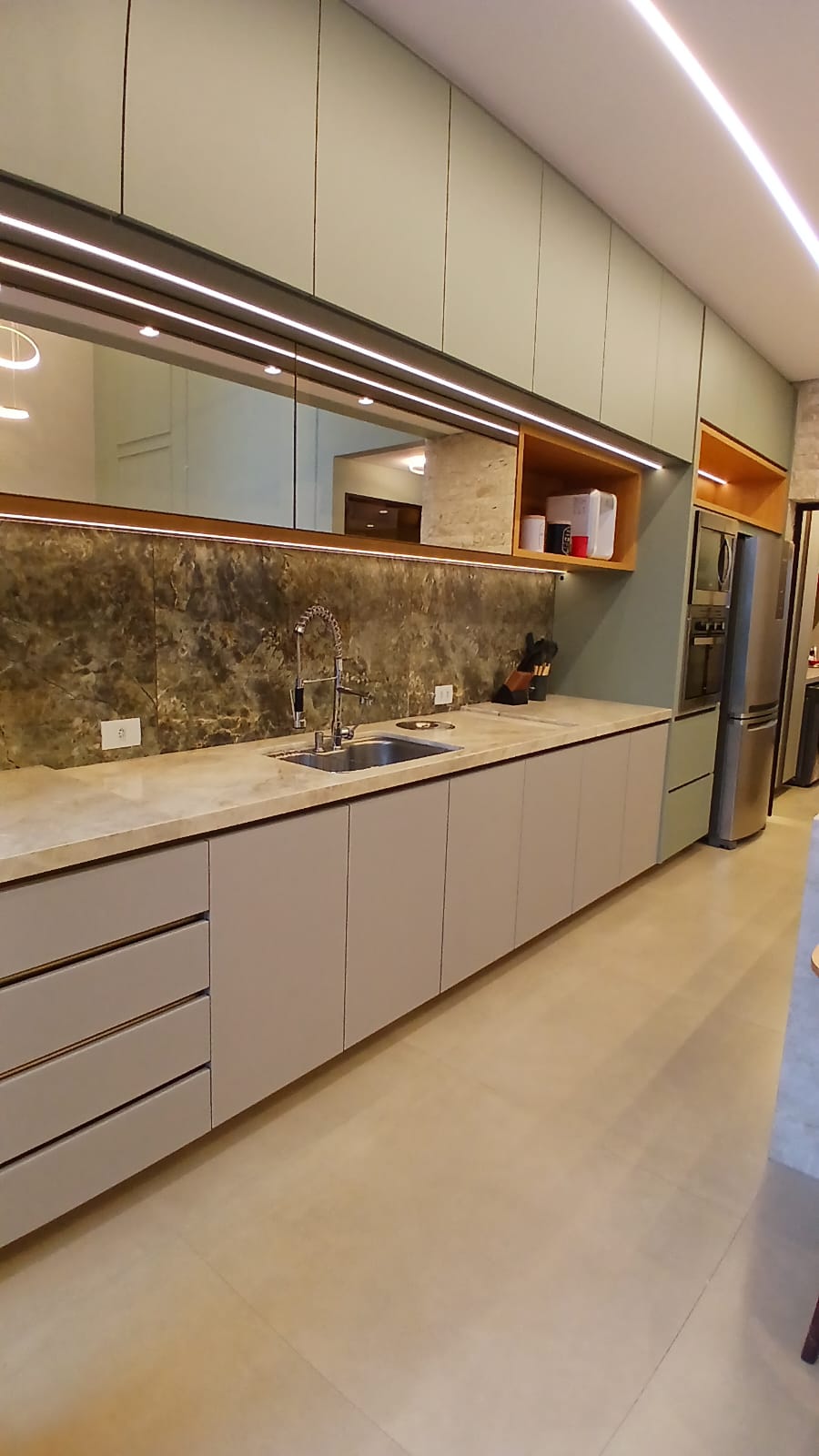 Sobrado Alto Padrão à Venda no Jardim Natal