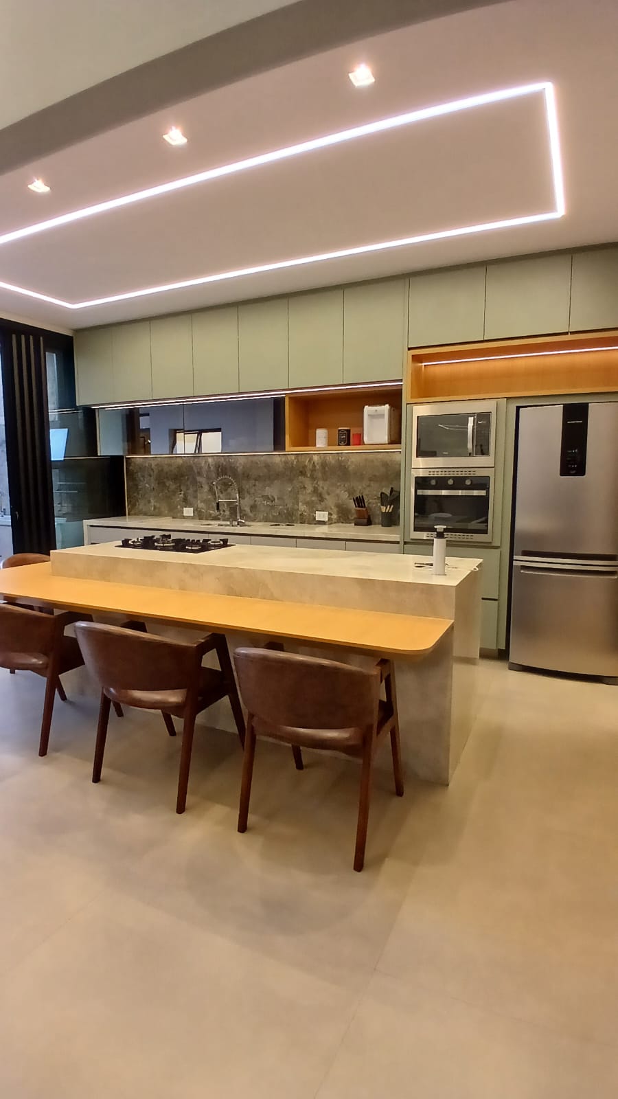 Sobrado Alto Padrão à Venda no Jardim Natal