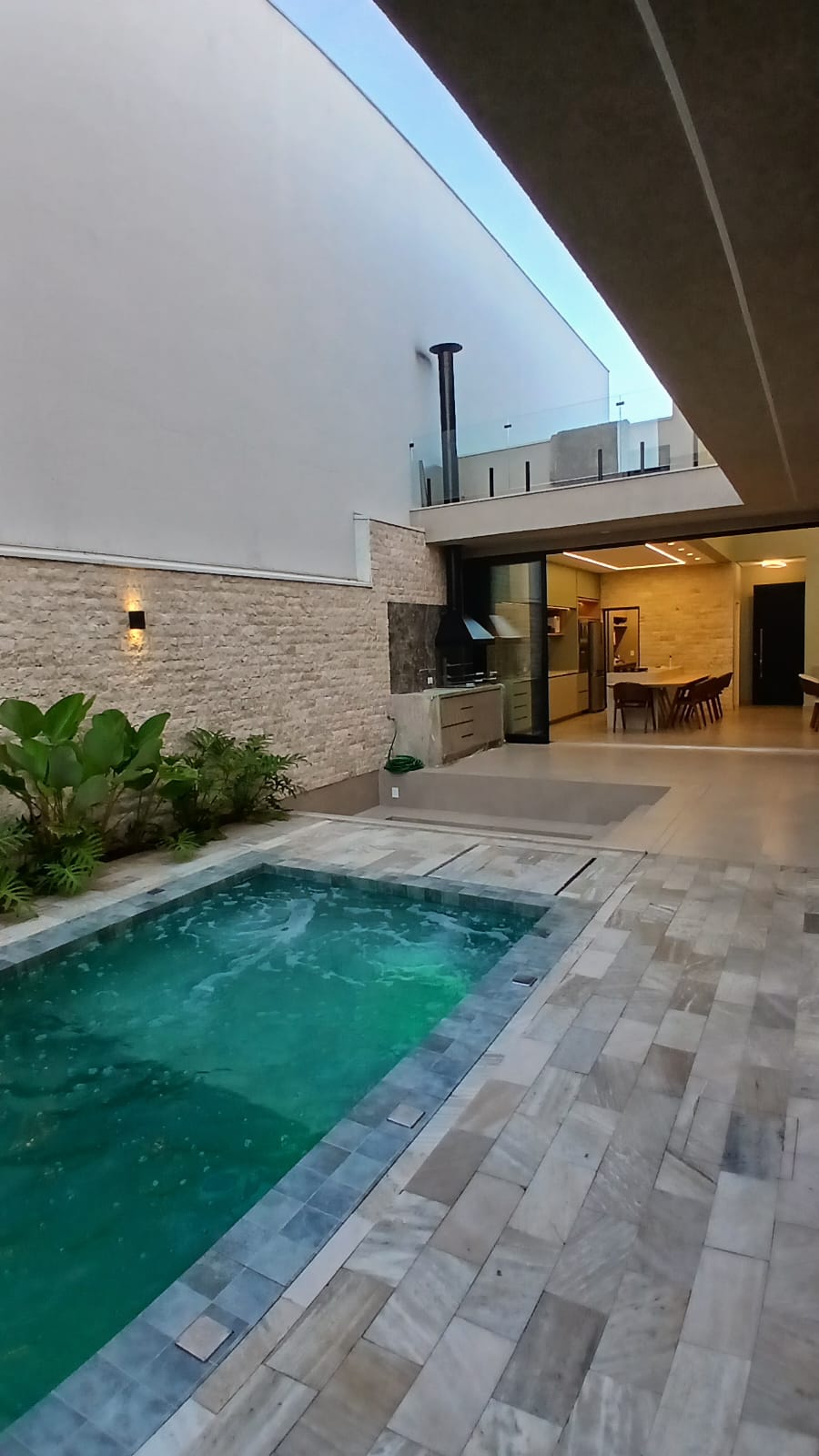 Sobrado Alto Padrão à Venda no Jardim Natal