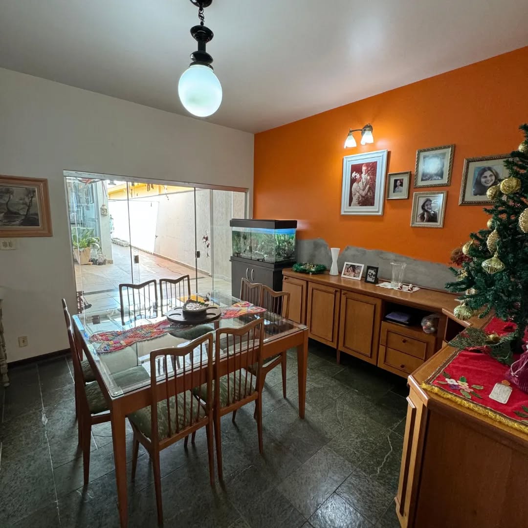 Sobrado de Alto Padrão à Venda