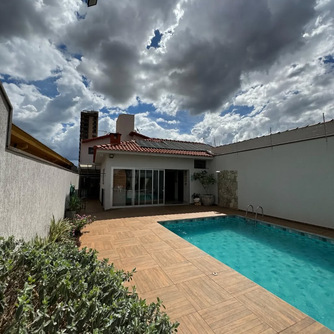 Sobrado de Alto Padrão à Venda