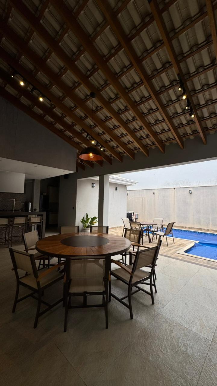 Casa de Alto Padrão à Venda no Jardim Veneza