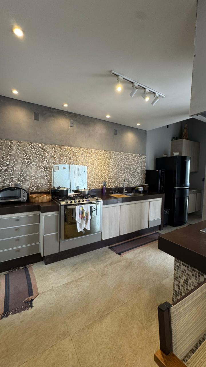 Casa de Alto Padrão à Venda no Jardim Veneza