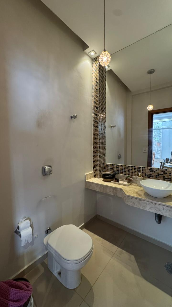 Casa de Alto Padrão à Venda no Jardim Veneza