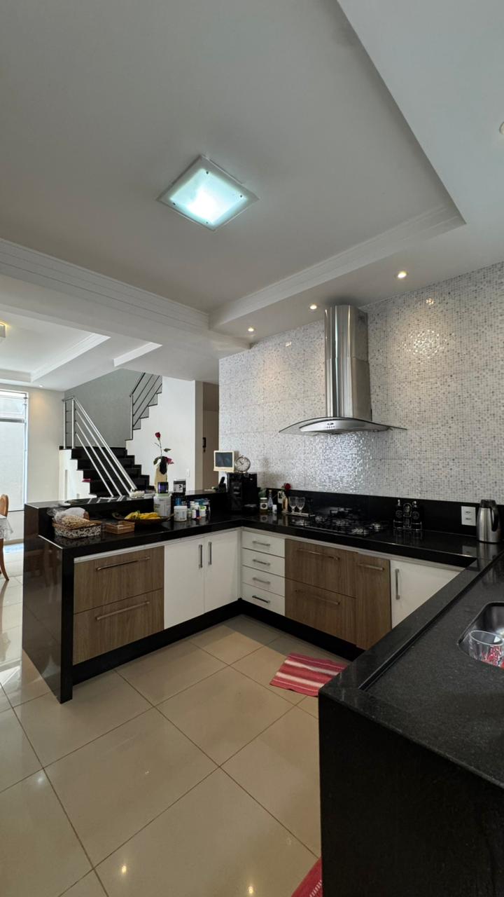 Casa de Alto Padrão à Venda no Jardim Veneza