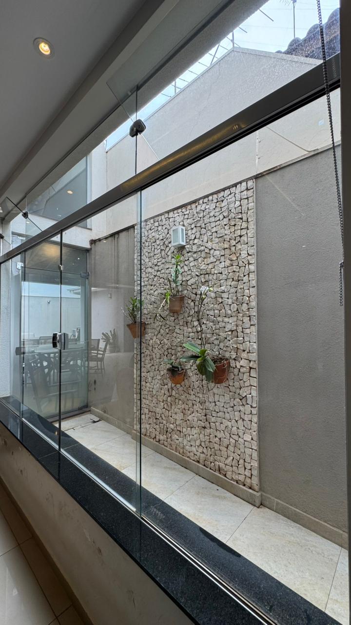 Casa de Alto Padrão à Venda no Jardim Veneza