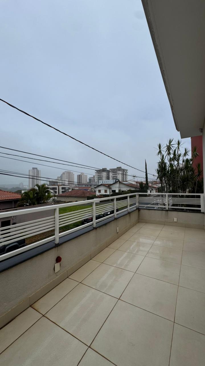 Casa de Alto Padrão à Venda no Jardim Veneza