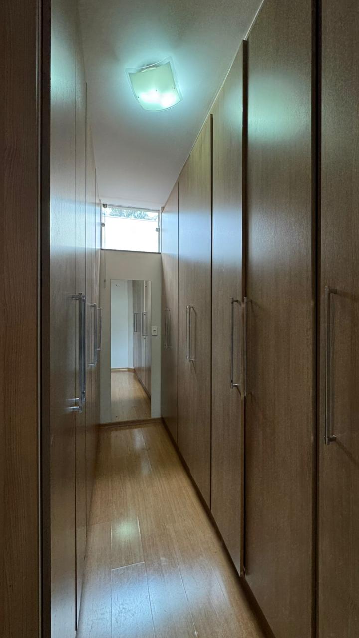 Casa de Alto Padrão à Venda no Jardim Veneza