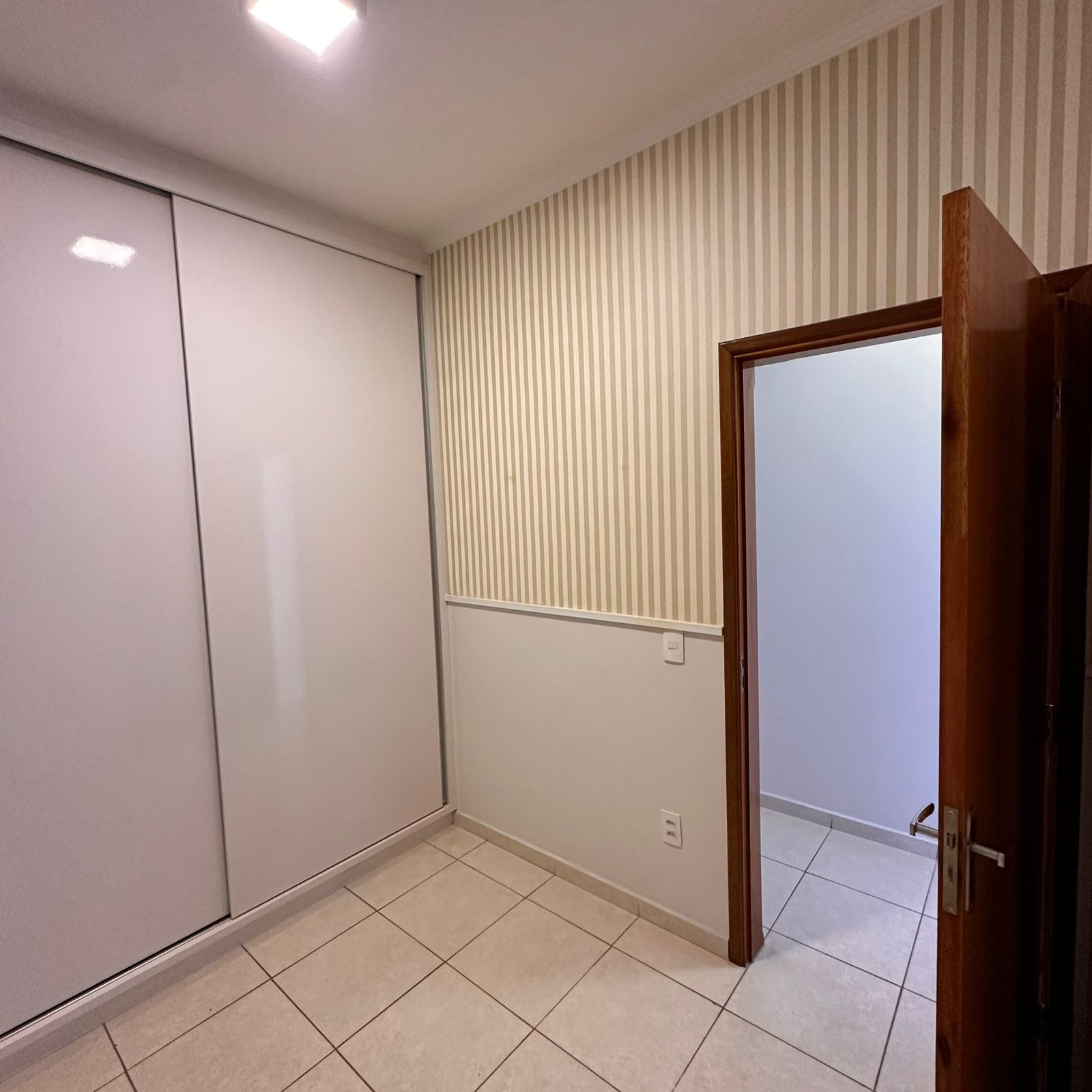 Casa no bairro Prolongamento Jardim Ângela Rosa à Venda