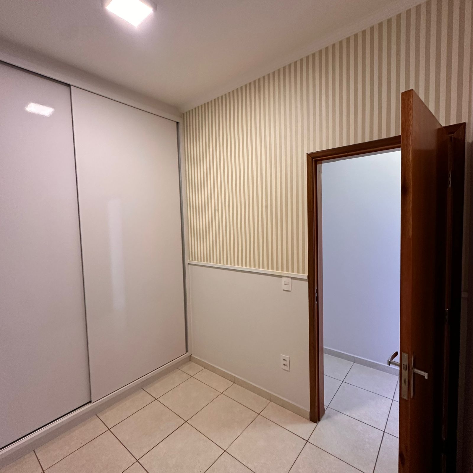 Casa no bairro Prolongamento Jardim Ângela Rosa à Venda