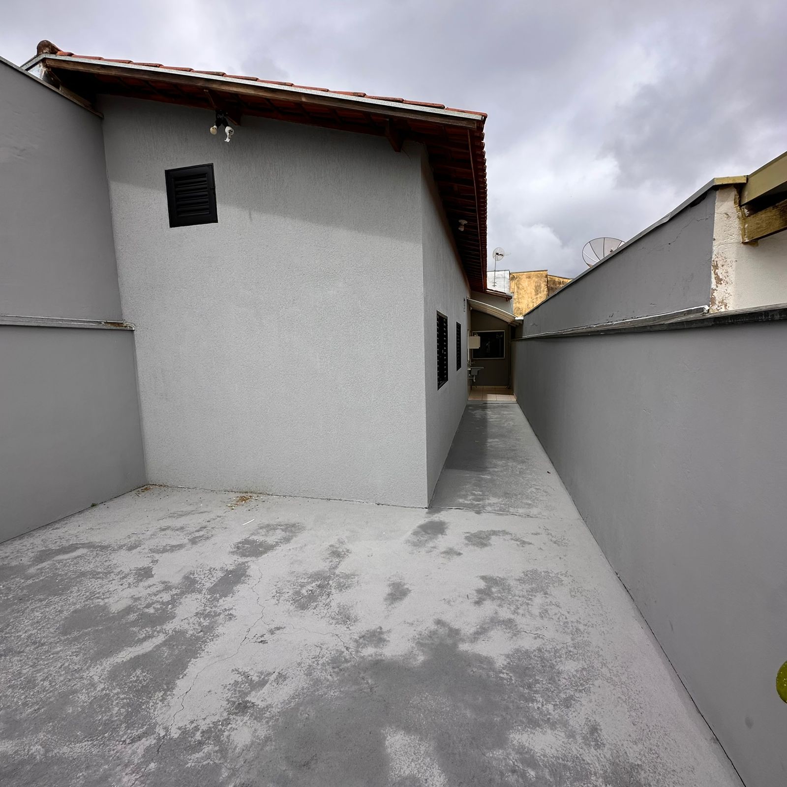 Casa no bairro Prolongamento Jardim Ângela Rosa à Venda