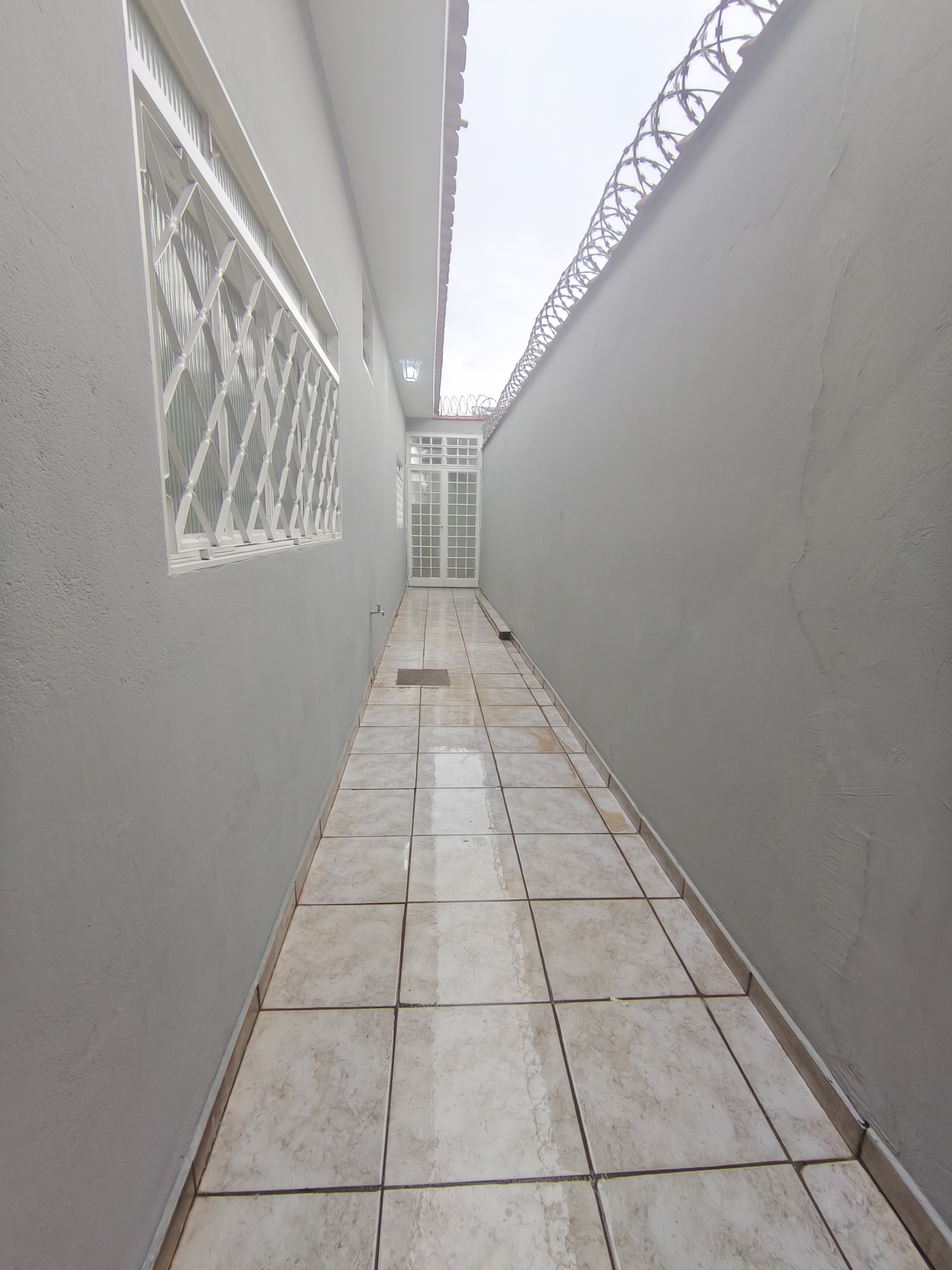 Casa no bairro Jardim Tropical à Venda