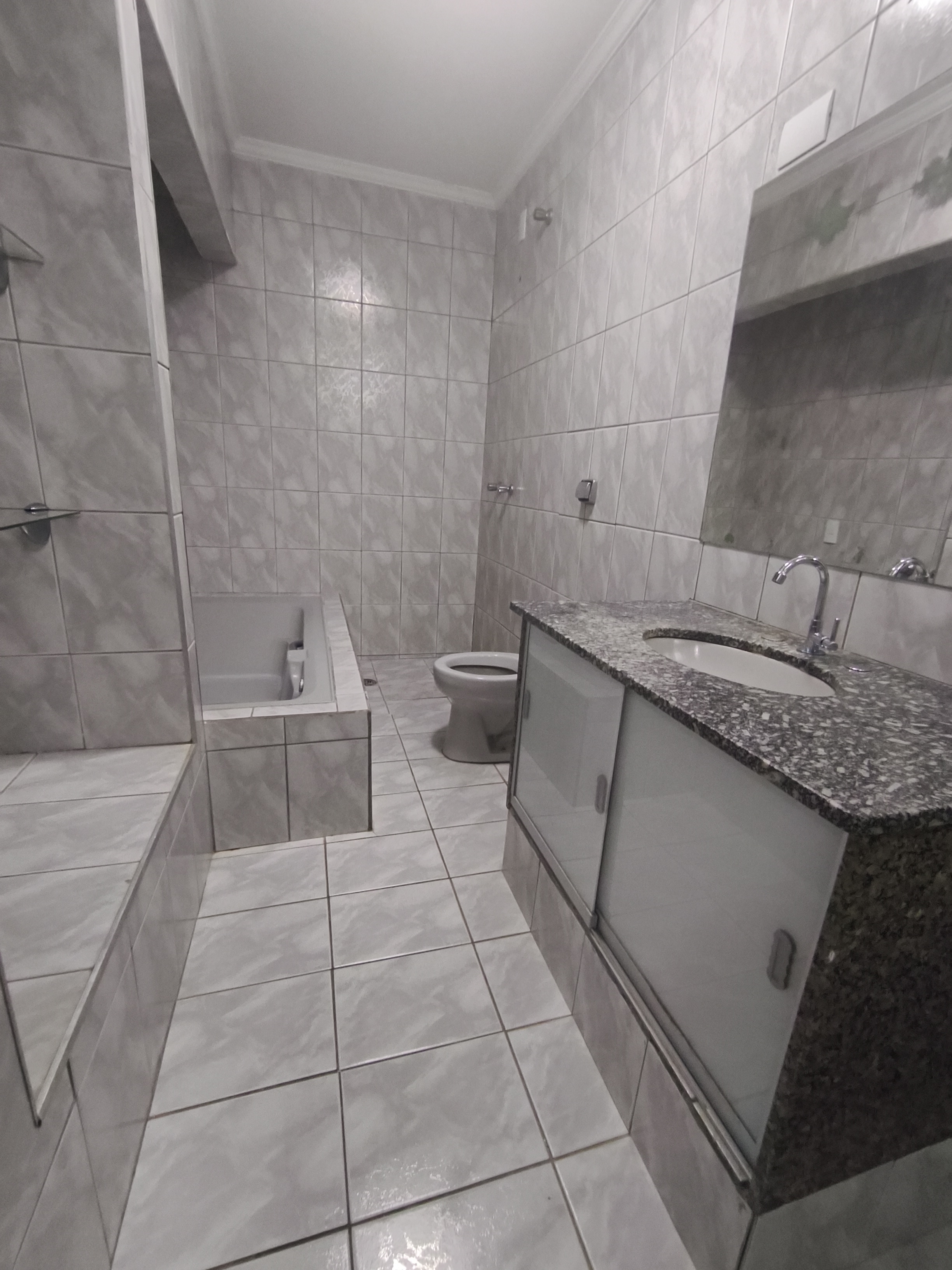 Casa no bairro Jardim Tropical à Venda