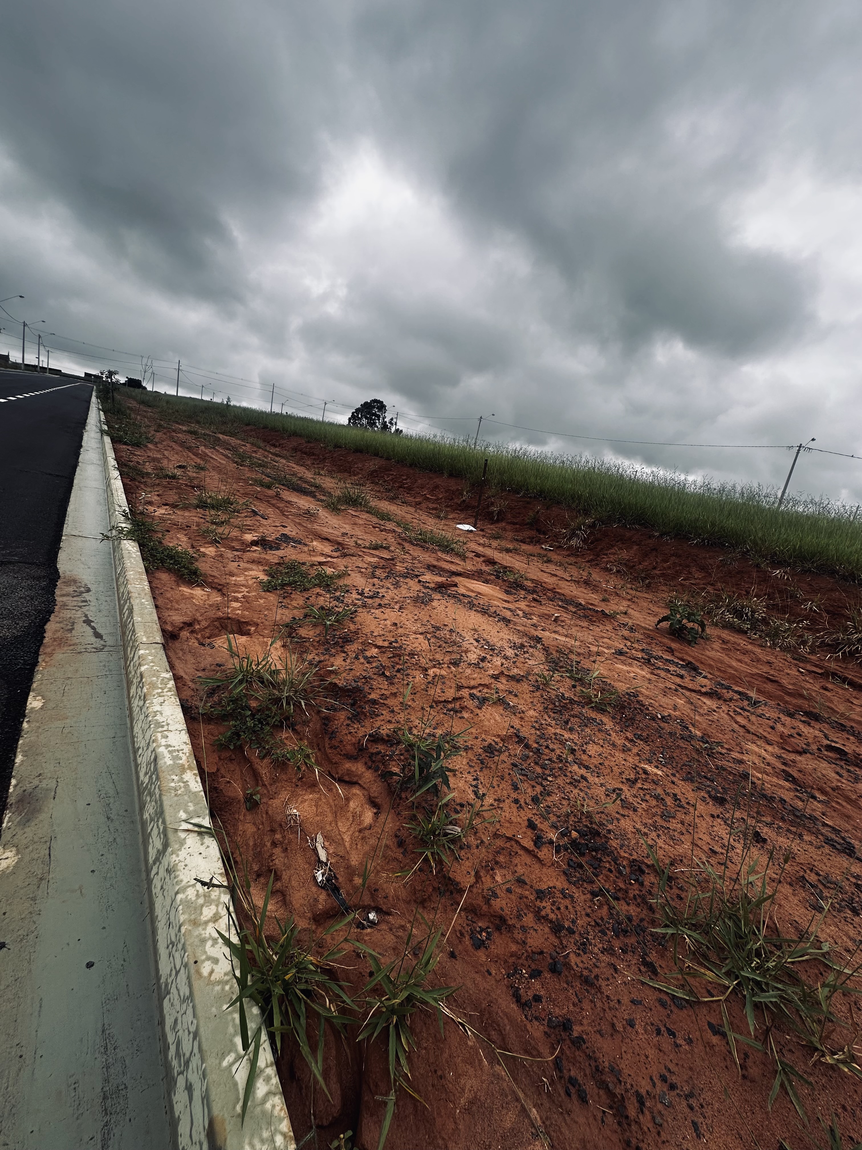 Terreno no bairro Jardim Maria Luiza à Venda