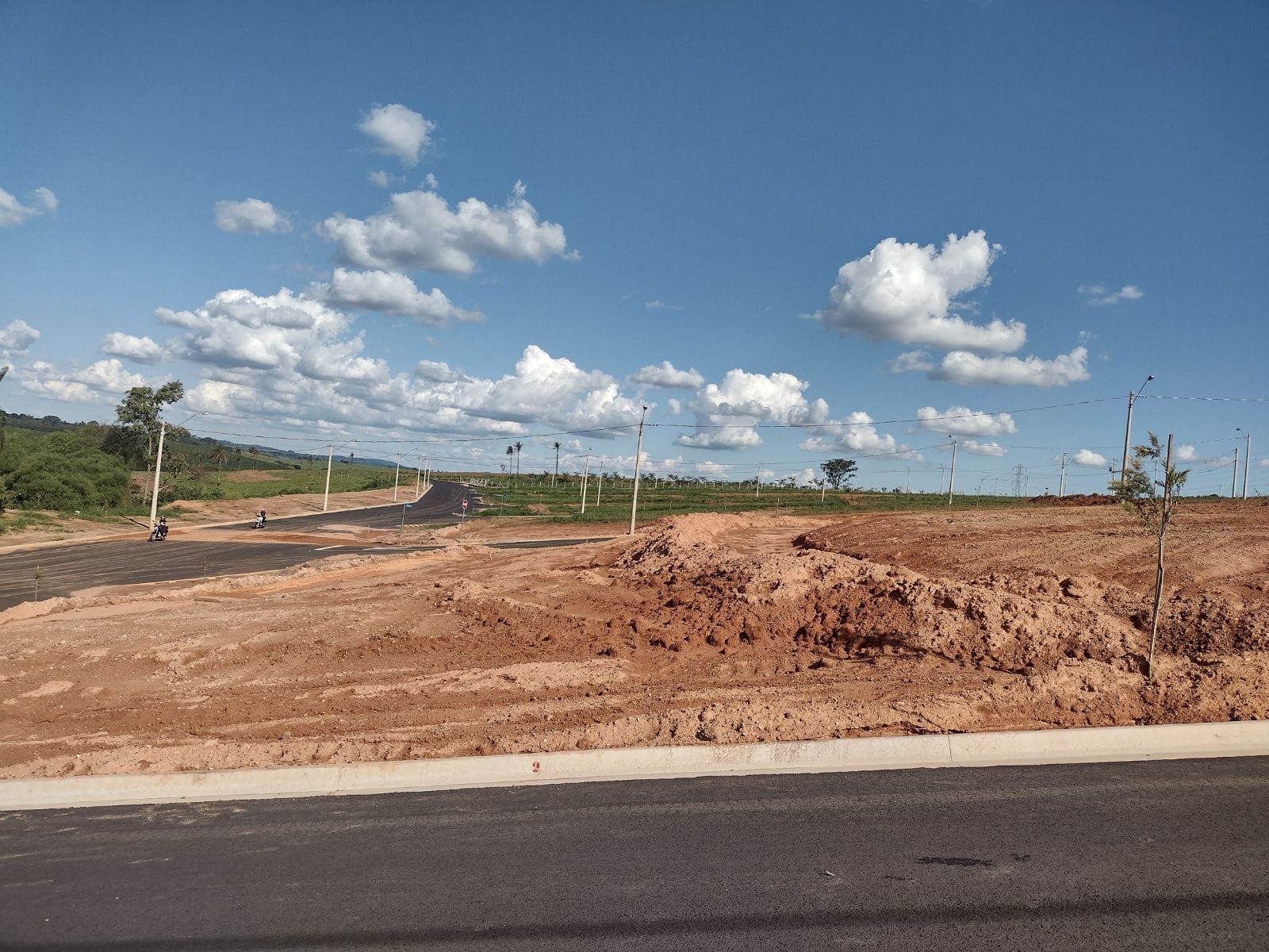 Terreno no bairro Parque dos Coqueiros à Venda