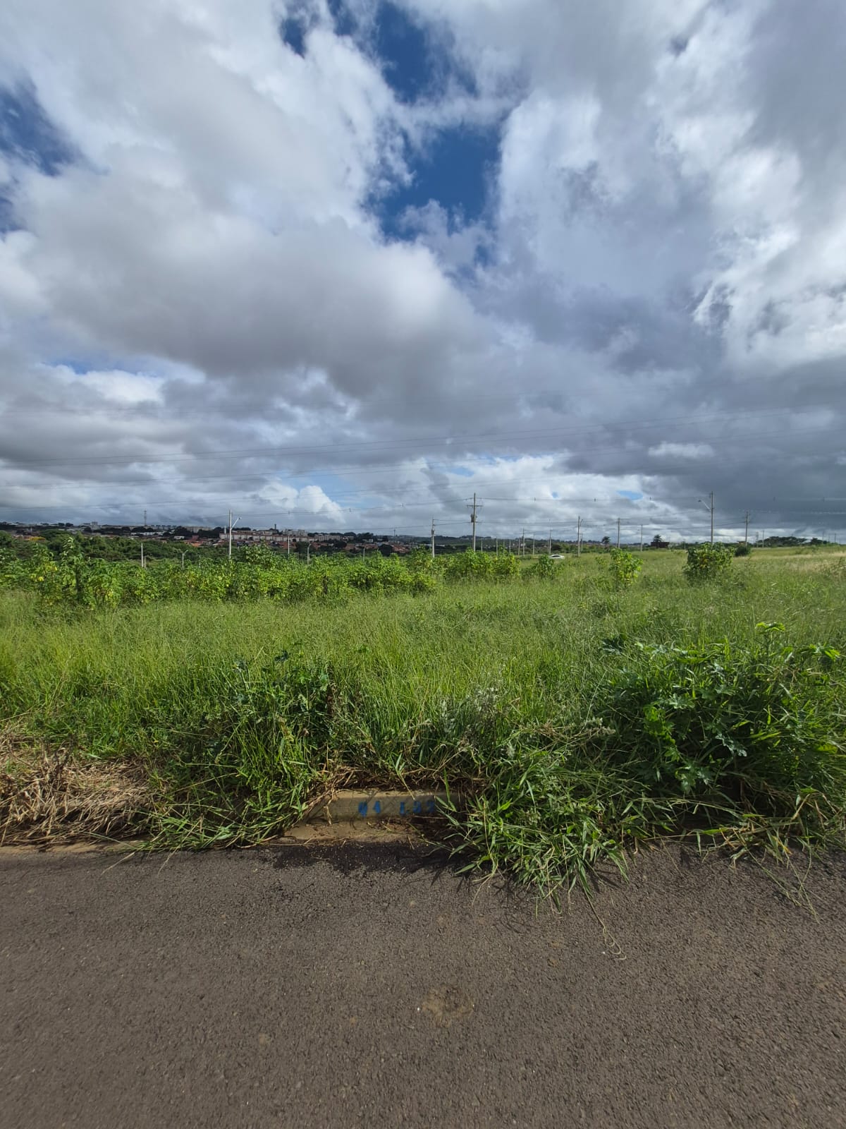Terreno no bairro Residencial Pouso Alegre à Venda