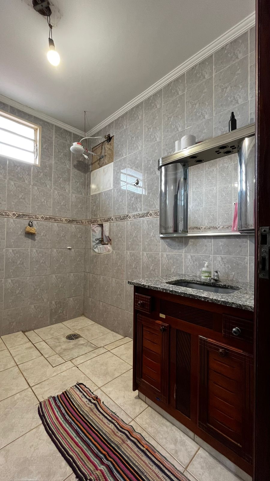 Casa no bairro Jardim Tropical à Venda