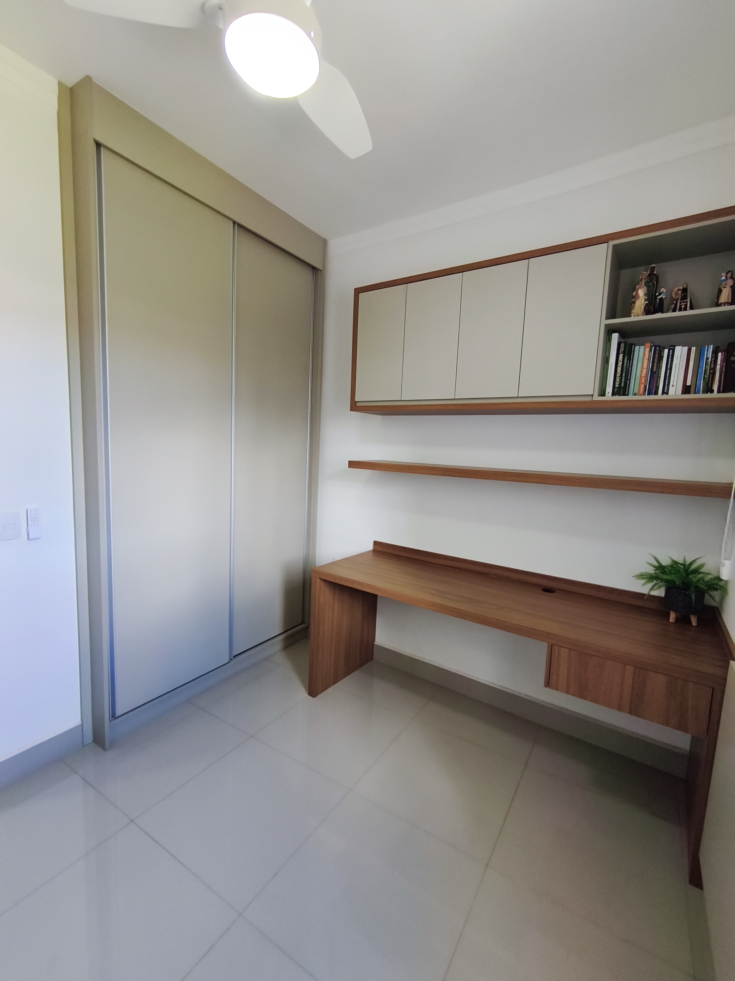 Apartamento no bairro Jardim Santana à Venda