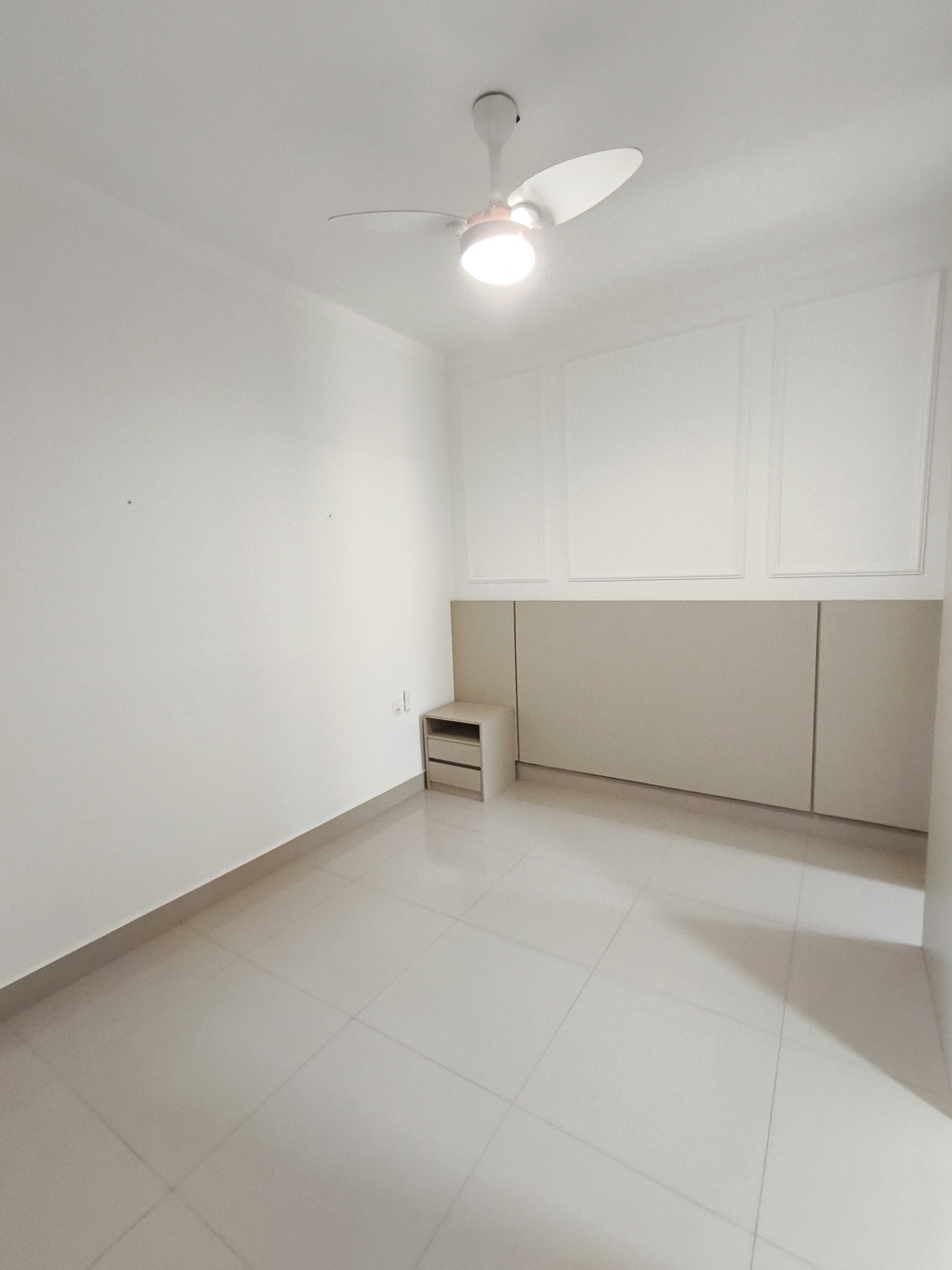 Apartamento no bairro Jardim Santana à Venda