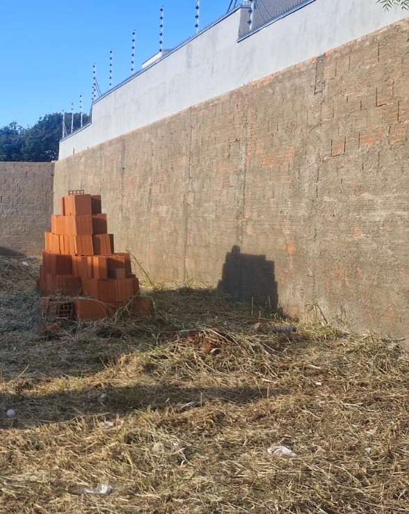 Terreno no bairro Loteamento Quinta do Oeste à Venda