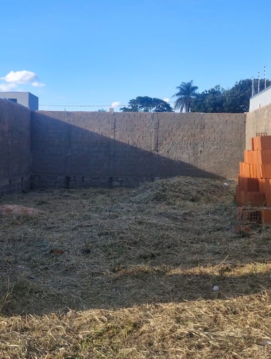 Terreno no bairro Loteamento Quinta do Oeste à Venda