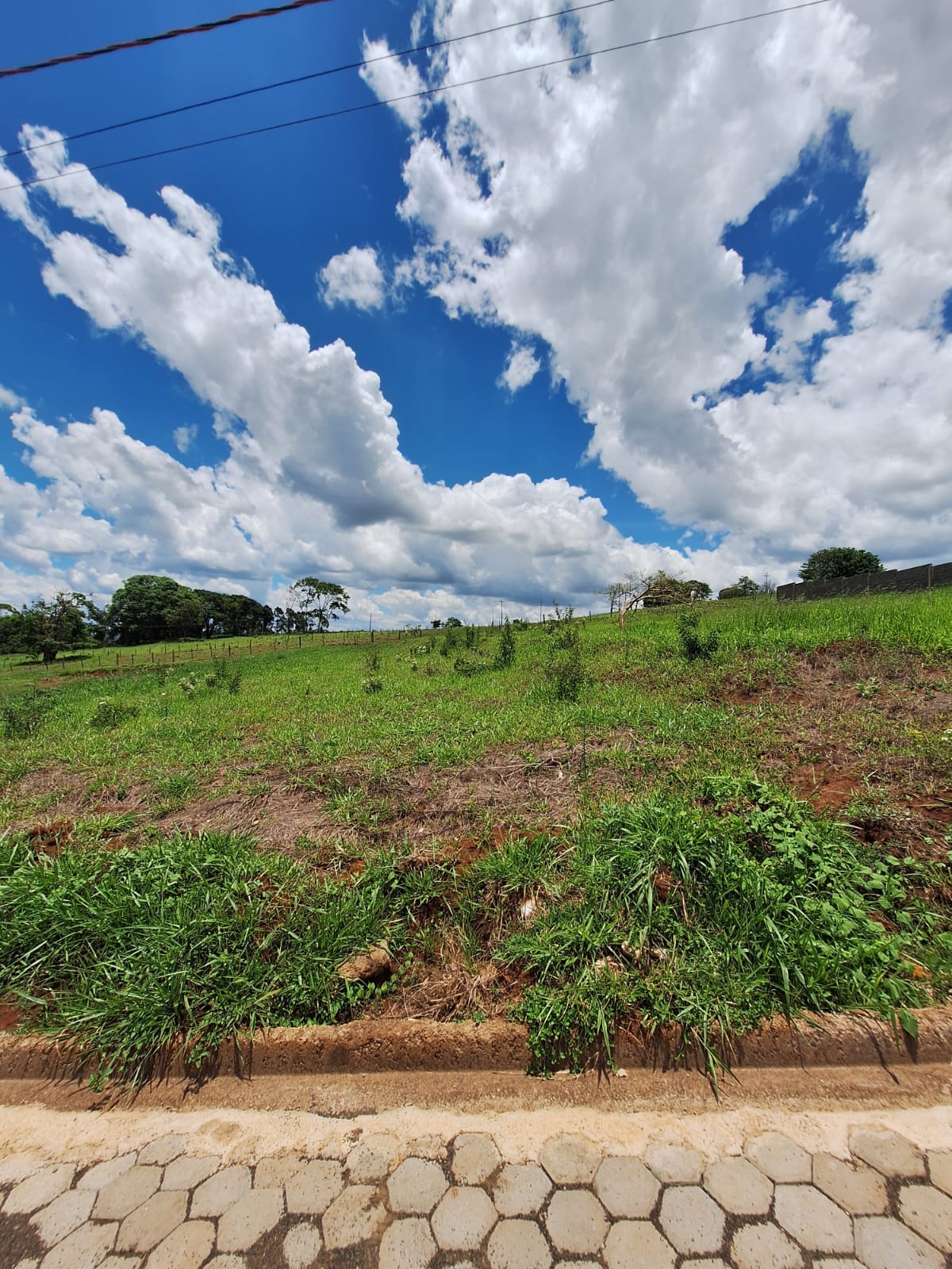 Terreno no bairro Prolongamento Jardim Aeroporto I à Venda