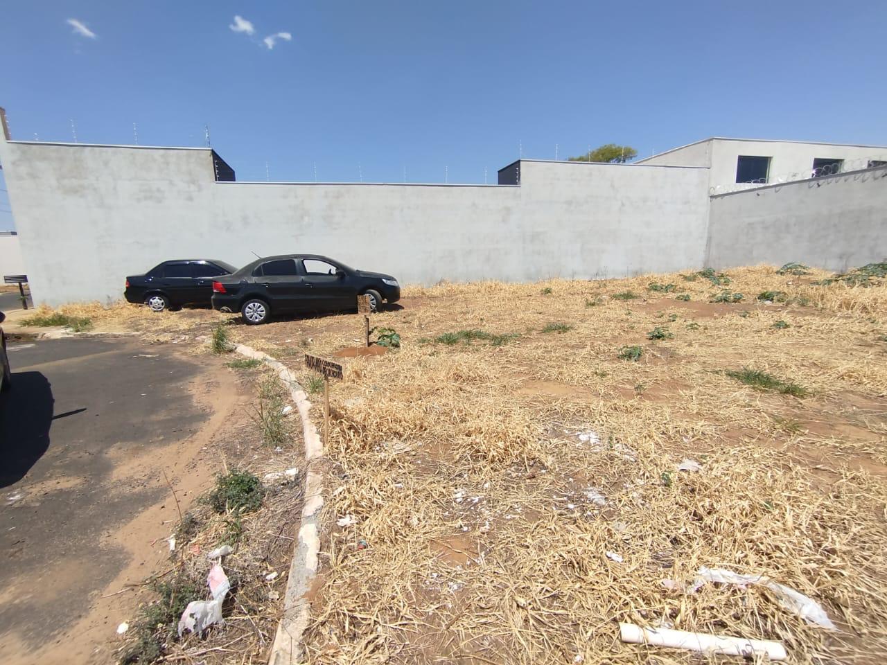 Terreno no bairro Jardim Natal I à Venda