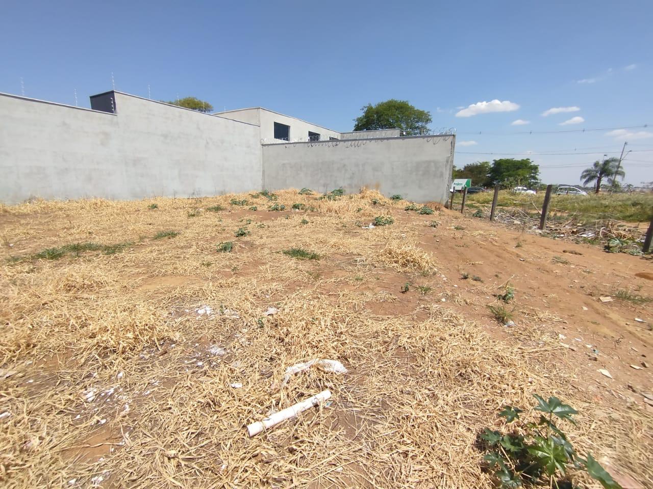 Terreno no bairro Jardim Natal I à Venda