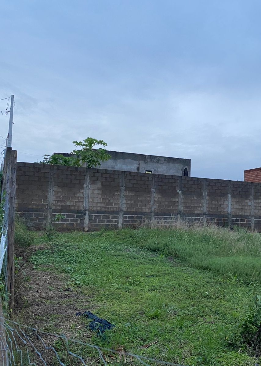 Terreno no bairro Residencial Paraíso II à Venda